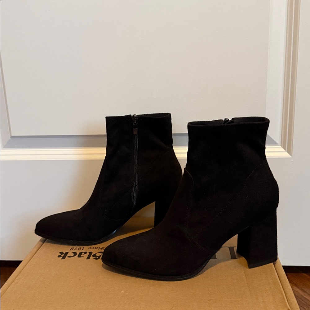 Marc Fisher Black Suede Ankle Booties Sz 8.5